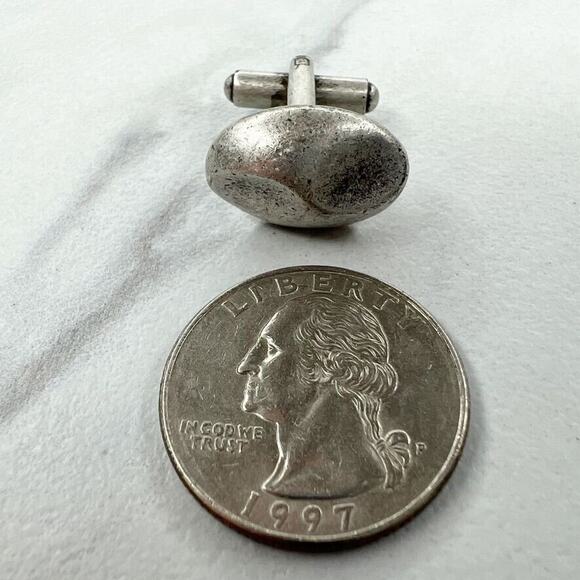 Vintage Silver Tone Wavy Oval Single Cufflink - Picture 2 of 5
